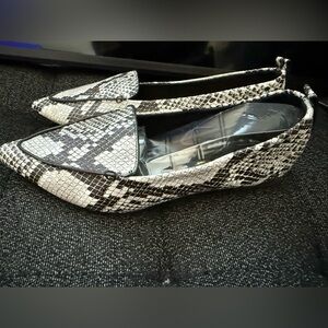 Lulu's Black and White Snakeskin Loafers